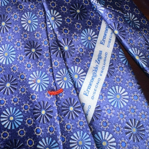 ERMENEGILDO ZEGNA Navy Cream Abstrack Floral Silk Tie - Picture 4 of 5